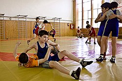 В Дагестане шутят: уже при рождении мальчику можно присваивать разряд по борьбе — мужчина обязан быть сильным 