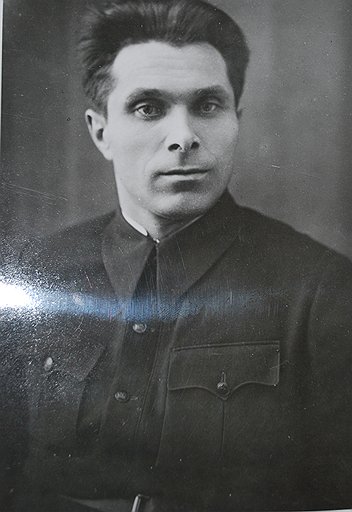 Николай Щелоков -- на этом снимке начальник мартеновского цеха Днепропетровского металлургического завода