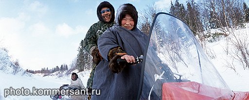 Олени &mdash; это главное для кочевых ненцев. Впрочем, снегоходы тоже в цене 