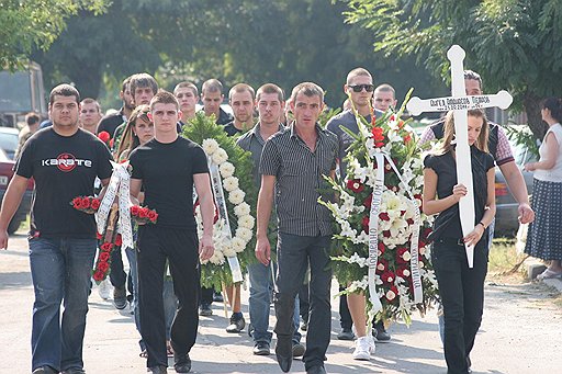 Антицыганские выступления прошли не только в Катунице, но и в 14 городах Болгарии. Правительство вынуждено было реагировать — в стране сразу же созвали экстренное заседание совета по национальной безопасности