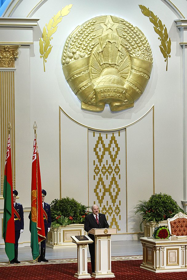 При Лукашенко в Белоруссии ничего не работает без благословения президента