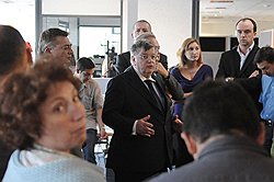 Против экс-главы "Франс телеком" Дидье Ломбара возбуждено уголовное дело. Выясняется, впрочем, что практика "выдавливания лишних" отнюдь не его изобретение