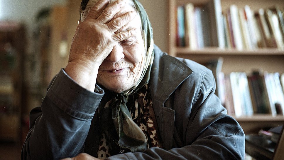 80-летний библиотекарь деревни Орешки Рузского района Московской области в свободное от работы время пишет стихи 