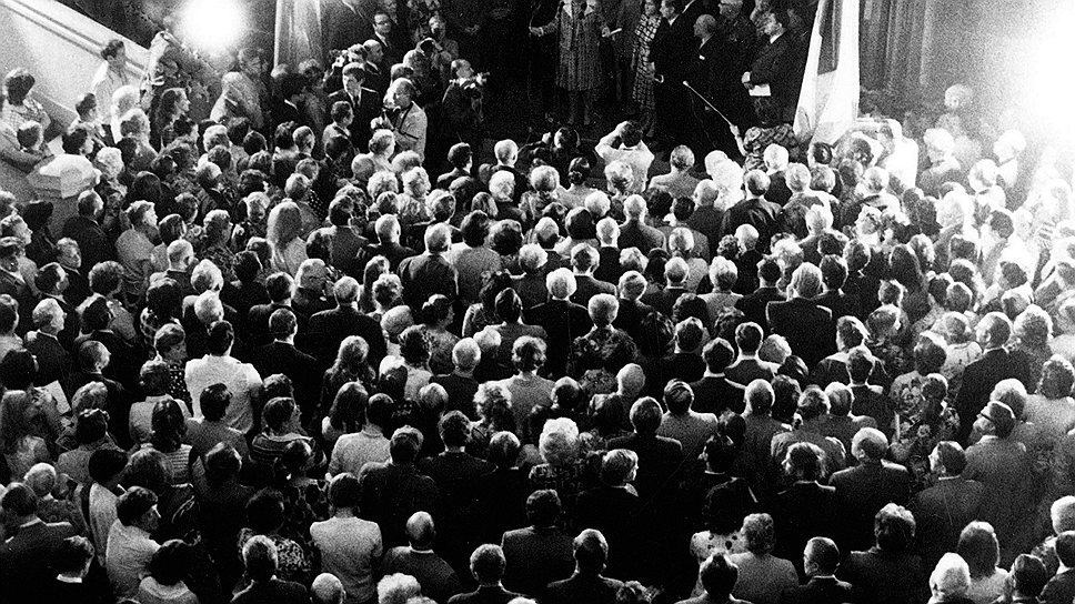 Сенсация 1970-х: министр культуры СССР Екатерина Фурцева открывает экспозицию легендарной Моны Лизы 