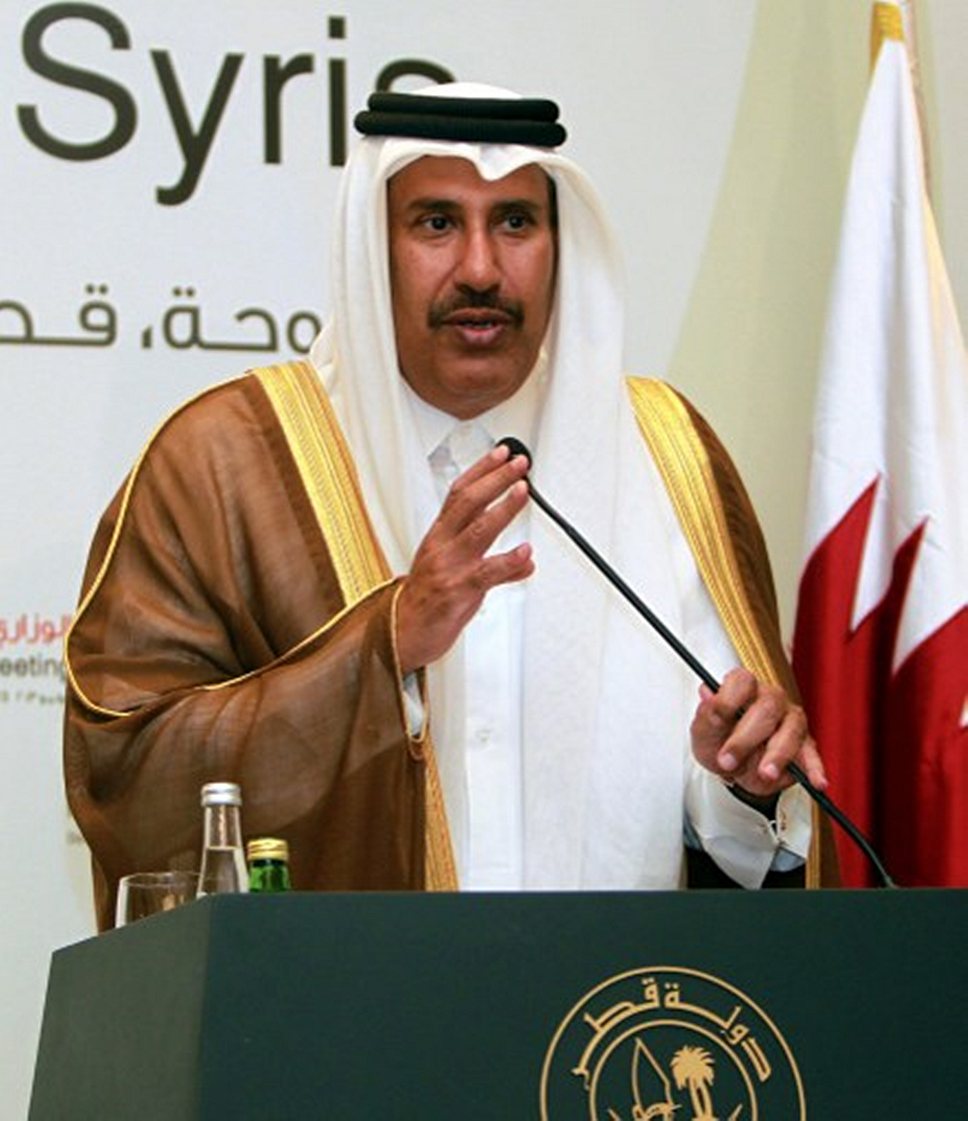 Лидеры Катара в последние годы стали одними из самых заметных политиков региона. На фото — экс-премьер Хамид бен Джасим аль-Тани открывает очередную встречу &quot;Друзей Сирии&quot; и недругов режима Асадов