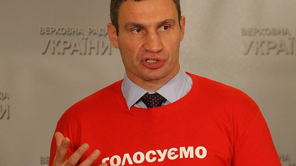 Виталий Кличко на трибуне выглядит так же уверенно, как и на ринге