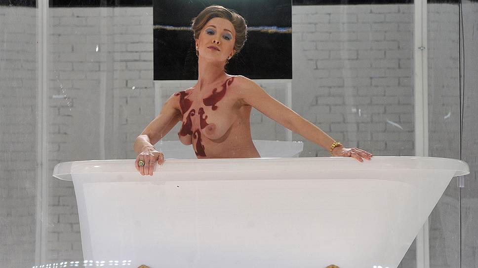Актриса Дарья Мороз на премьерном показе спектакля «Идеальный муж», МХТ им. А .П. Чехова