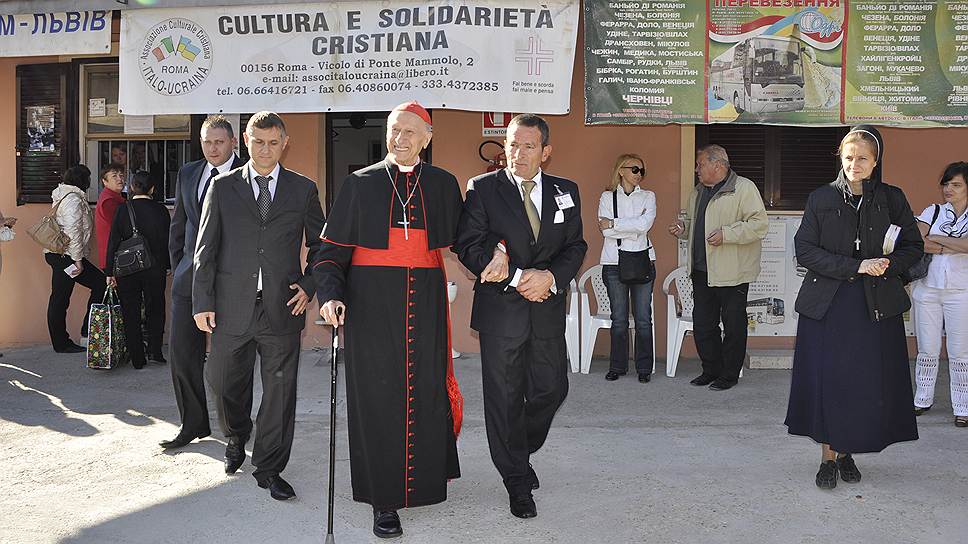 Председатель Христианской итало-украинской ассоциации Марио Тронка с представителем Ватикана 

