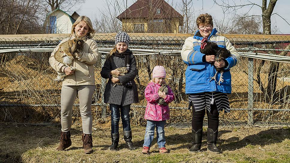 Семья Гуркиных — не только садоводы: они еще разводят кроликов и кур