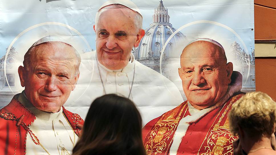 Папу Иоанна Павла II и папу Иоанна XXIII хотели видеть святыми задолго до минувшего воскресенья