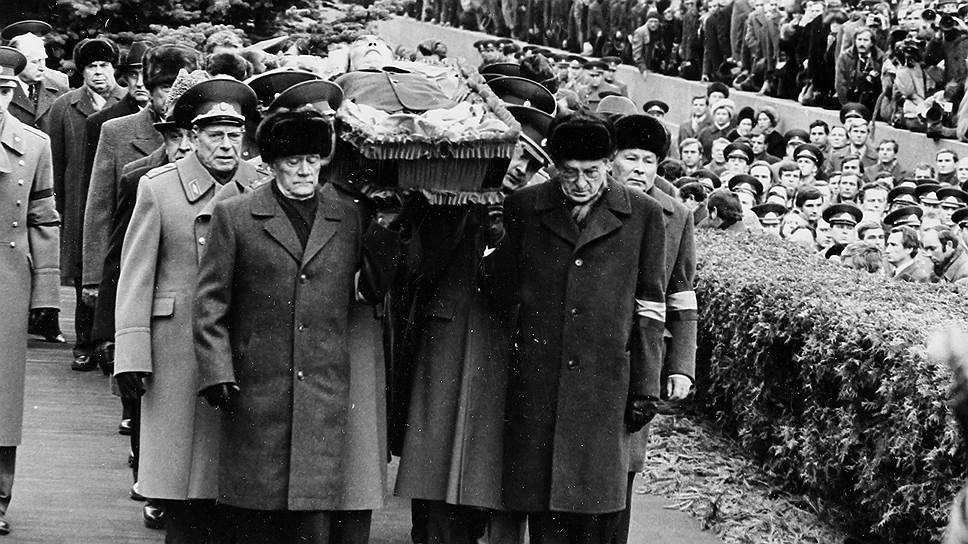 Смерть Леонида Брежнева открыла Андропову дорогу к власти
