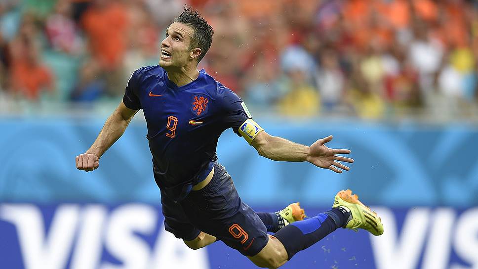 Ван Перси, первый гол в ворота Испании — голландцы и на этом чемпионате были летучими 
