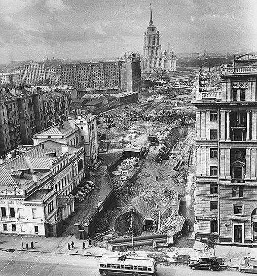 &quot;Прорубают&quot; проспект Калинина. 1960-е годы 
