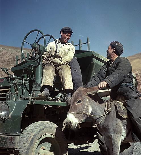 На строительстве железной дороги Ланьчжоу — Алма-Ата. 1954 год 
