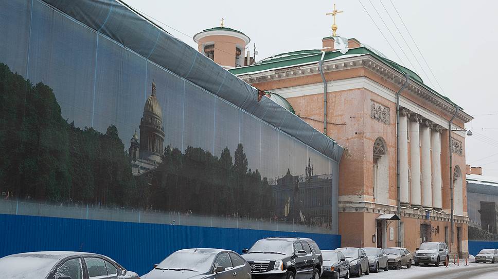 Комплекс Конюшенного ведомства, в церкви которого отпевали Пушкина, согласно планам властей и влиятельного инвестора должен превратиться в элитный апарт-отель