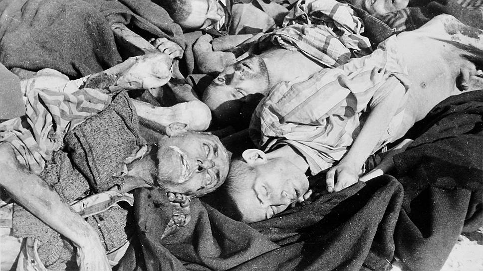 В месяц печи Освенцима могли сжигать до 270 тысяч тел. Но в последние дни работы лагеря эсэсовцам было уже не до них: освободители нашли на территории лагеря горы тел — погибших, замученных холодом и голодом людей