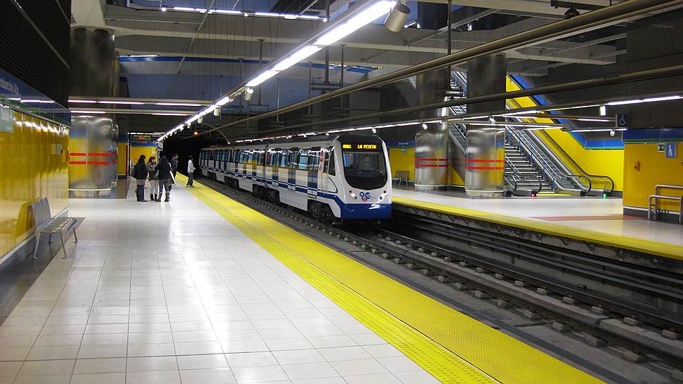 Одна из новых станций мадридского метро &quot;Карабанчель Альто&quot;. Творения испанских инженеров в Москве будут выглядеть примерно так