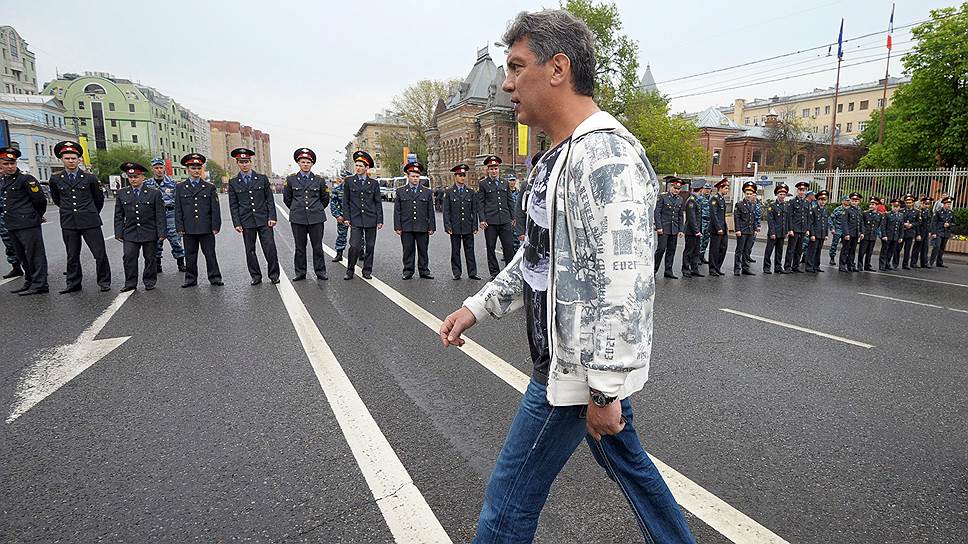 Борис Немцов во время акции оппозиции &quot;Марш миллионов&quot;