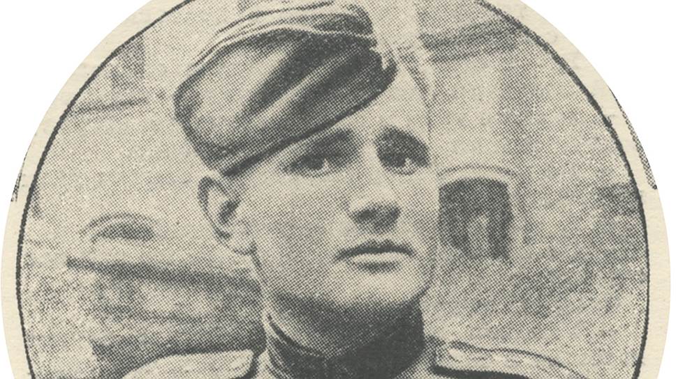 Степан Неустроев командовал батальоном, который первым ворвался в рейхстаг 
