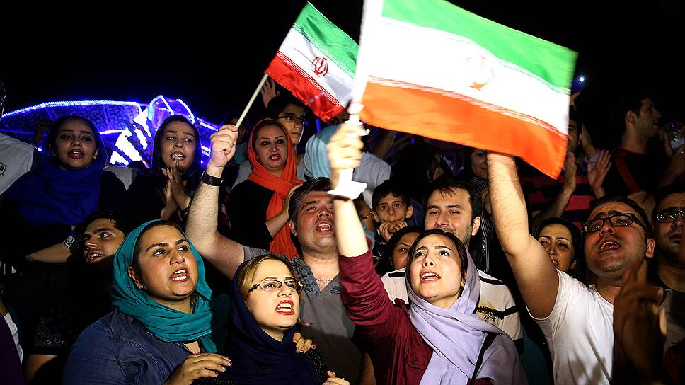 Иран это не смутило: он ликовал, отмечая песнями и плясками на улицах Тегерана снятие санкций, которые душили его почти 40 лет