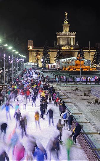 Каток на ВДНХ — это более 20 тысяч квадратных метров льда 
