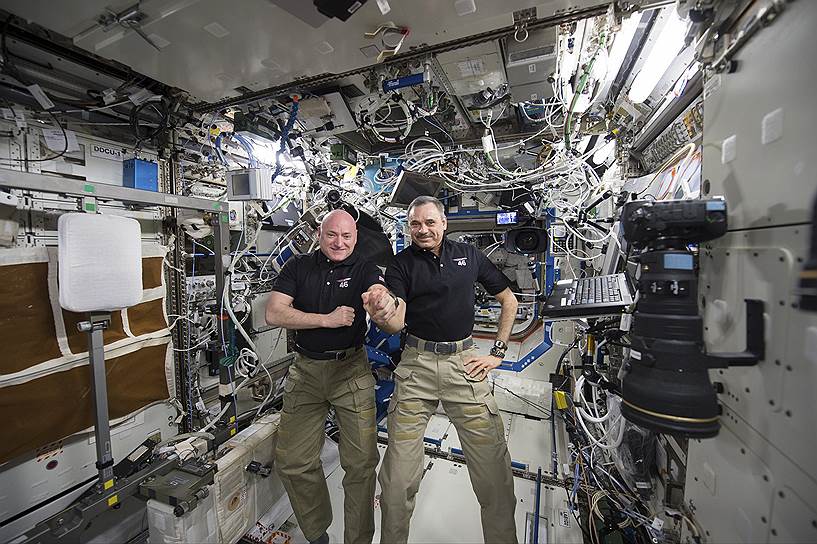 За 340 дней на орбите астронавт Скотт Келли и космонавт Михаил Корниенко не только установили рекорд МКС, но и сравнили американскую и российскую методики поддержания организма в условиях невесомости 
