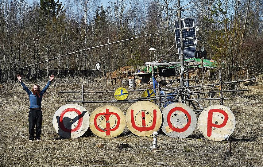 Адрес его — не дом и не улица. Offshore с английского — &quot;вне берега&quot; 
