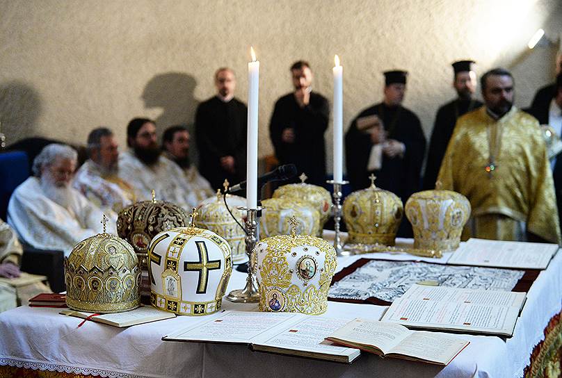 Литургия после совещания предстоятелей православных церквей в Шамбези (Швейцария), где обсуждались детали подготовки к собору. Смогут ли православные показать миру &quot;единое сердце&quot;, о котором они молятся каждое воскресенье?  
