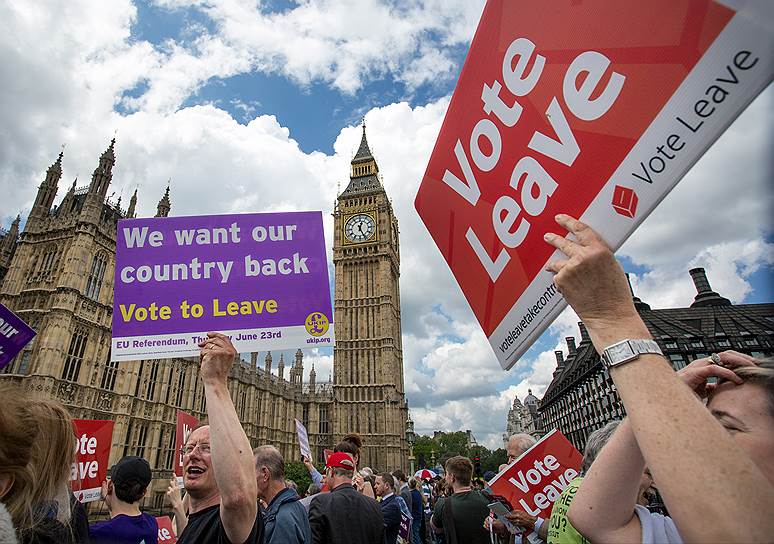 Митинг за Brexit в Лондоне. Сторонники выхода из ЕС хотят вернуться в слишком старую Англию 
