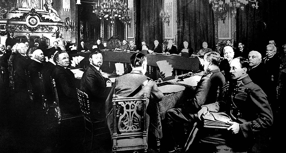 В 1916 году на конференции в Париже велись дипломатические бои союзников. Впрочем, стороны умели достигать компромисса 