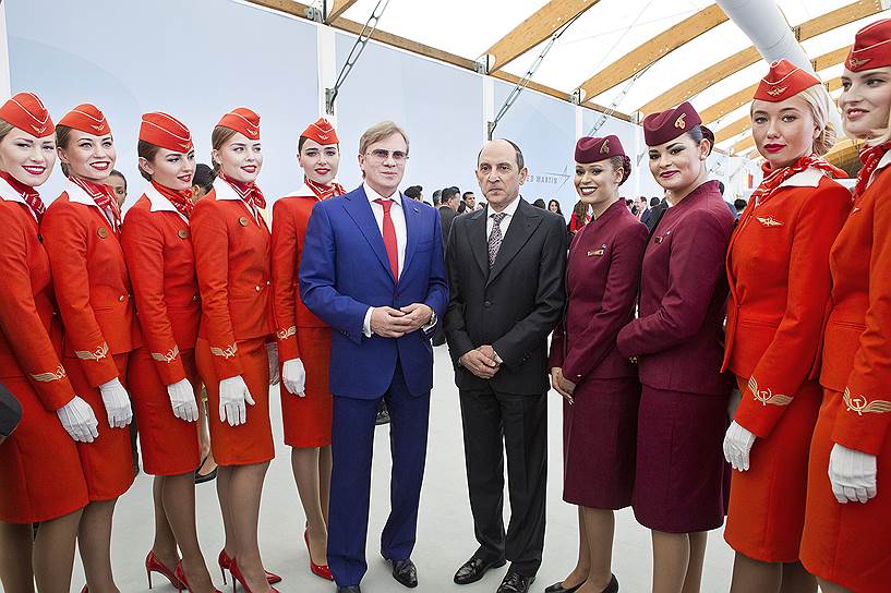 Делегации &quot;Аэрофлота&quot; и Qatar Airways вместе -- отличная возможность сравнить наших и иностранных стюардесс 
