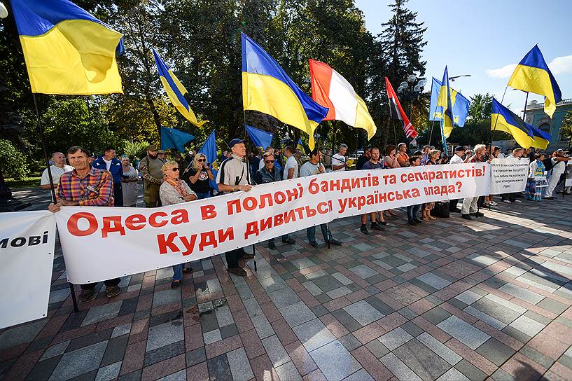 На разгон одесского майдана болезненнее других отреагировали киевские националисты 
