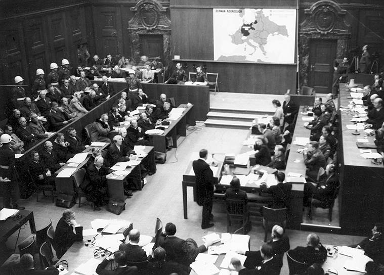 Нюрнберг признал преступными организации СС, СД, гестапо и руководящий состав нацистской партии. Нацистский кабмин, Генштаб и Верховное командование вермахта (OKW) преступными организациями признаны не были  