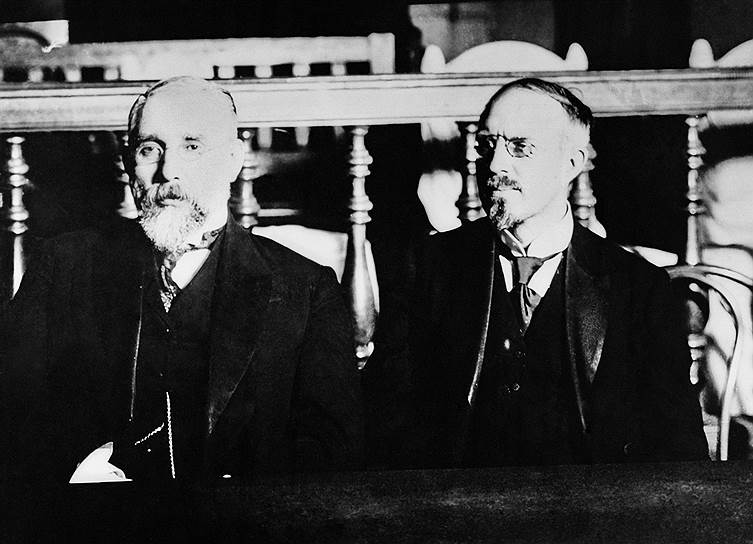 Финансист и промышленник Павел Рябушинский (справа) оказался инициатором создания Военно-промышленных комитетов  
