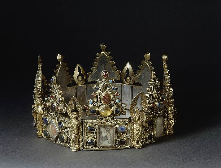 Украшенная драгоценными камнями корона-реликварий из серебра. Ок. 1260-1280. Лувр 
