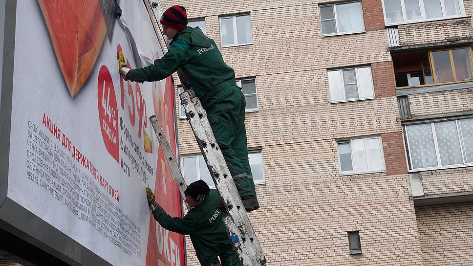 Любая акция в супермаркете привлекает толпы покупателей 