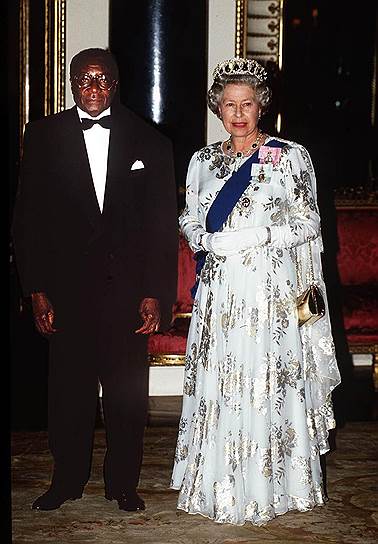Май 1994-го. С ее величеством Елизаветой II в Букингемском дворце 
