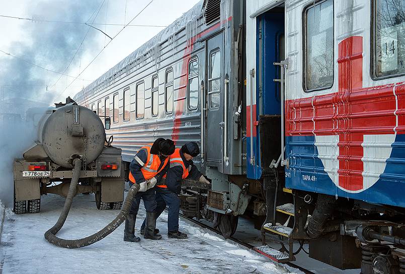 Поезд проходит техническое обслуживание