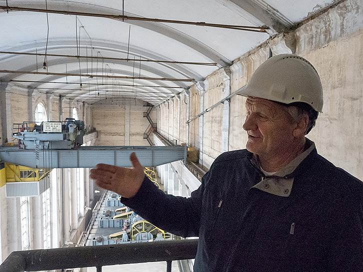 Юрий Комраков прошел путь от слесаря до начальника Угличской ГЭС, проработав на станции в общей сложности 40 лет