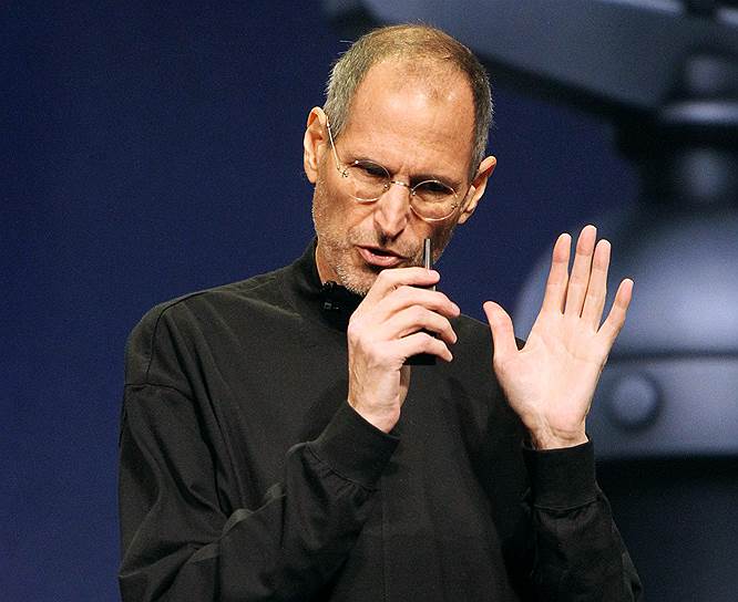 Стив Джобс, соучредитель Apple, создатель первых персональных компьютеров, iPod, iPhon и iPad. Поступил в гуманитарный колледж «Рид» в Портленде, но отчислился после первого семестра. Решил, что не видит смысла тратить родительские деньги на дорогое, но не нужное ему образование: он не понимал, как колледж поможет ему в выборе жизненного пути. Потом признавался, то это было лучшим решением в его жизни.