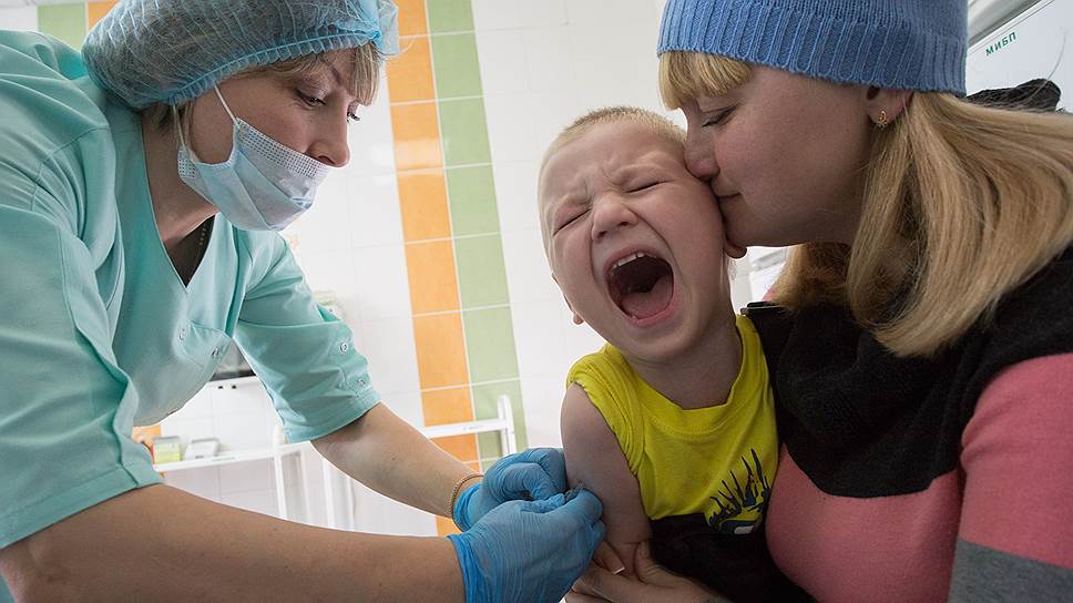 Как реагируют в России на дефицит импортных вакцин