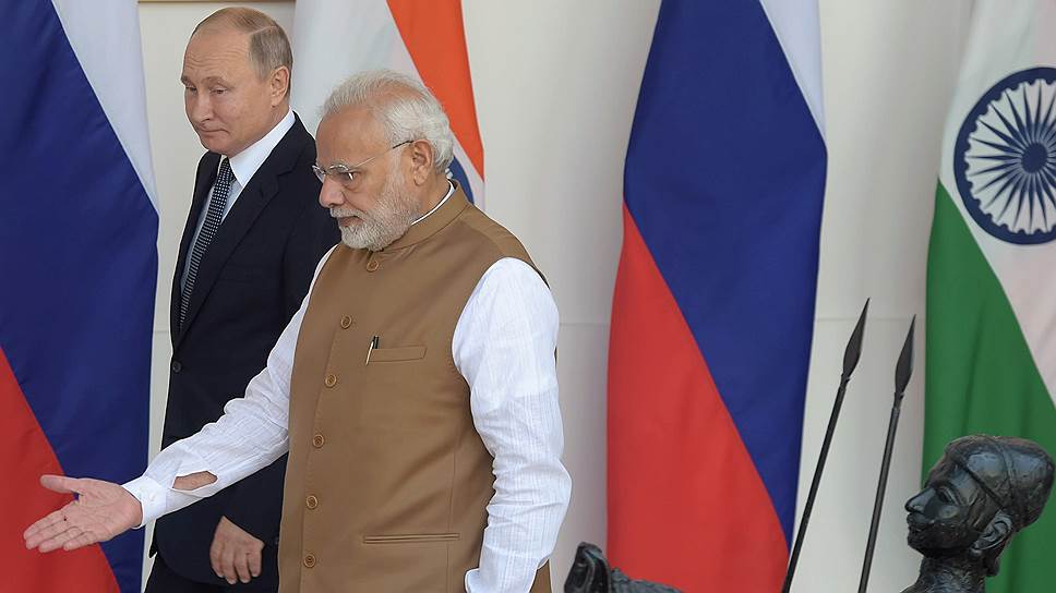 Президент России Владимир Путин и премьер-министр Индии Нарендра Моди в Хайдарабадском дворце