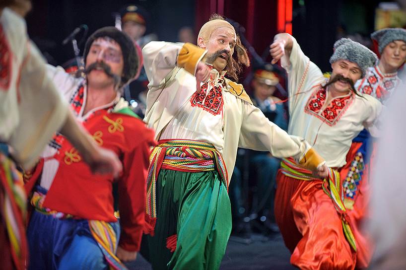 Танцевальная композиция на тему «Казаки пишут письмо турецкому султану»