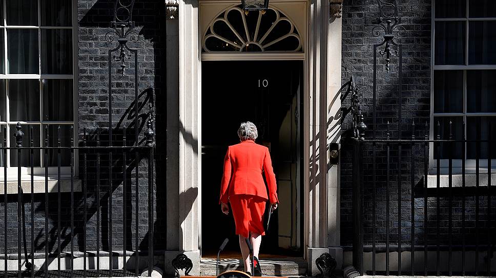 Как &quot;Брексит&quot; привел к отставке прежнего премьер-министра Терезы Мэй
