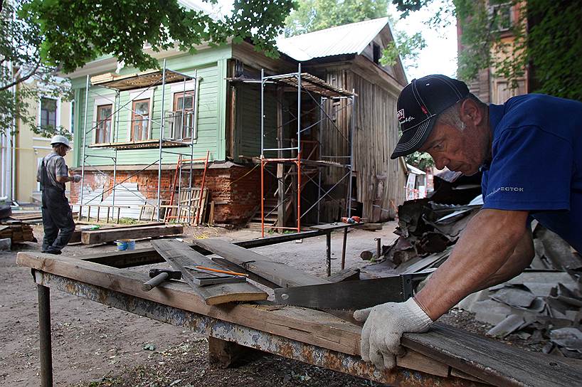 Реставрация деревянного дома требует длительной подготовки