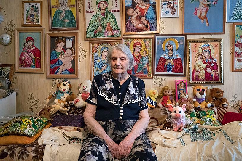 Виктория Зезюля приехала в Усть-Кут по комсомольской путевке в 1956-м. Сейчас вышивает нитками картины и иконы