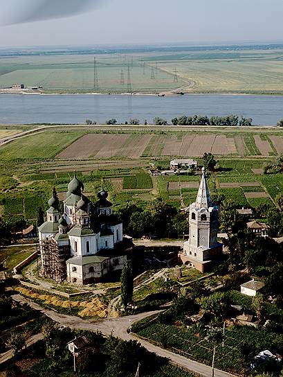 Старочеркасский музей-заповедник занимает площадь 180 га и включает в себя более 100 памятников архитектуры