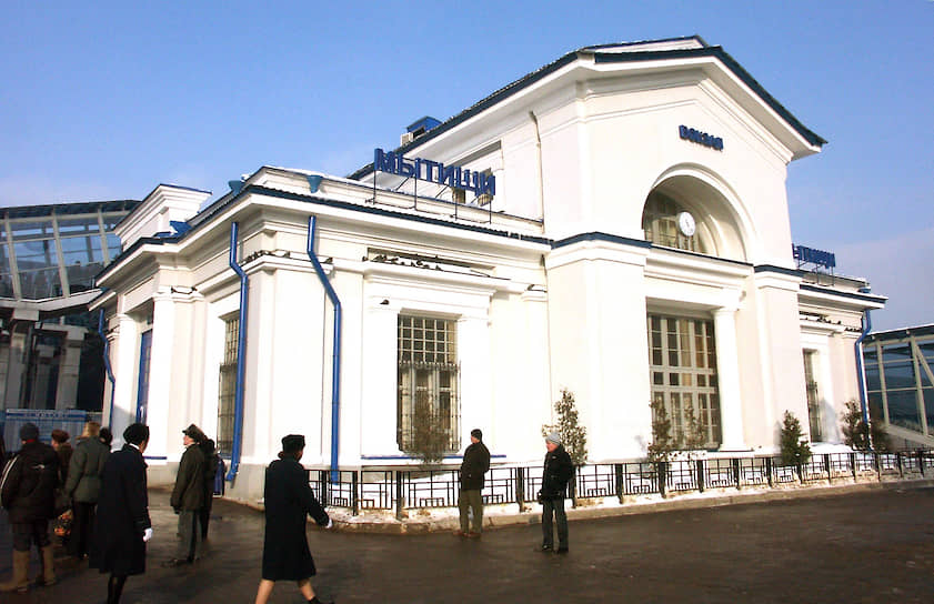 Старинное здание вокзала в Мытищах архитектора Кекушева