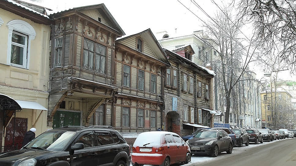 А вот дом Ассоновой-Красильникова в Нижнем Новгороде местная епархия, по сути, снесла: остались цоколь да одна из стен 
