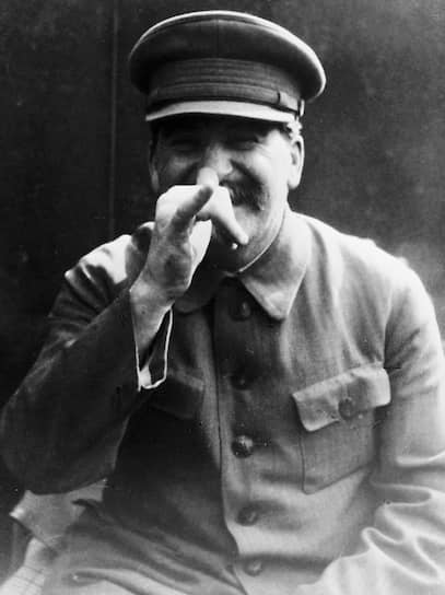 Похоже, Сталин оставил историков с носом — работать им фактически не с чем, кроме тех документов, которые отцензурировал лично он